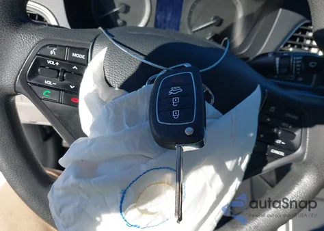 2017 Hyundai Sonata z USA, uszkodzony, nr VIN 5NPE24AFXHH537256